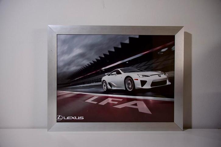 Lexus LFA poster incl. lijst 35x45, Verzamelen, Posters, Gebruikt, Overige onderwerpen, A1 t/m A3, Rechthoekig Liggend, Met lijst