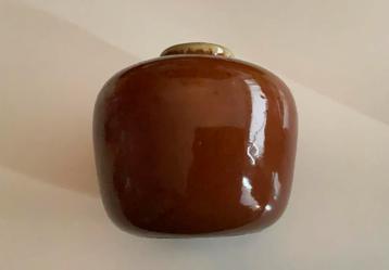 Pieter Groeneveldt: bruin vaasje 9 cm periode 1945 - 1950 beschikbaar voor biedingen