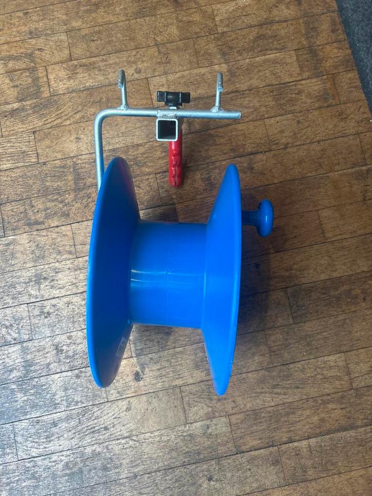 Haspel AKO (voor (schrik)draad?), Doe-het-zelf en Verbouw, Elektra en Kabels, Zo goed als nieuw, Kabel of Snoer, Ophalen of Verzenden