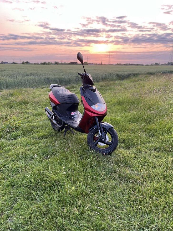 Vivacity 50cc, Fietsen en Brommers, Scooters | Peugeot, Zo goed als nieuw, Vivacity, Tweetakt, Ophalen