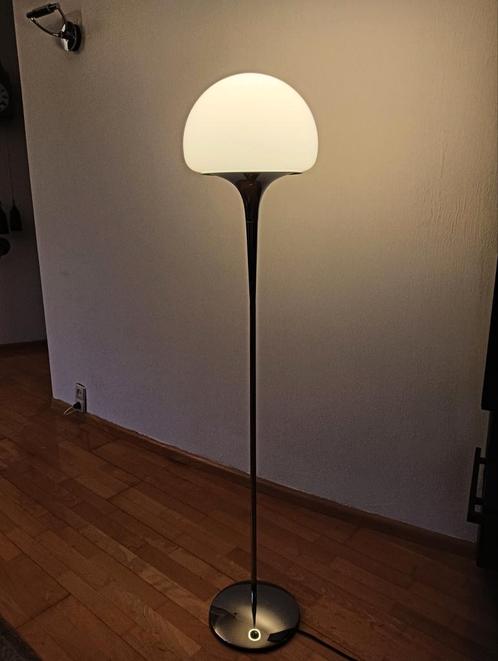 Italian design jaren '60: Reggiani G21 by Goffredo Reggiani, Huis en Inrichting, Lampen | Vloerlampen, Zo goed als nieuw, Ophalen