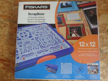 Fiskars Scrap Boss 12 x 12 Tray Craft Embossing System beschikbaar voor biedingen