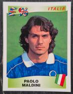 Panini Paolo Maldini- Italië, EK 1996. Rode achterkant, Ophalen of Verzenden, Zo goed als nieuw, Buitenlandse clubs, Poster, Plaatje of Sticker