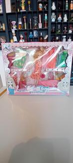 Sweet Girl Barbie met Kleding Hong Kong, Ophalen of Verzenden, Nieuw, Barbie