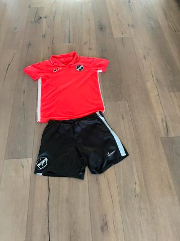 FC Utrecht trainingstenue in maat XL beschikbaar voor biedingen