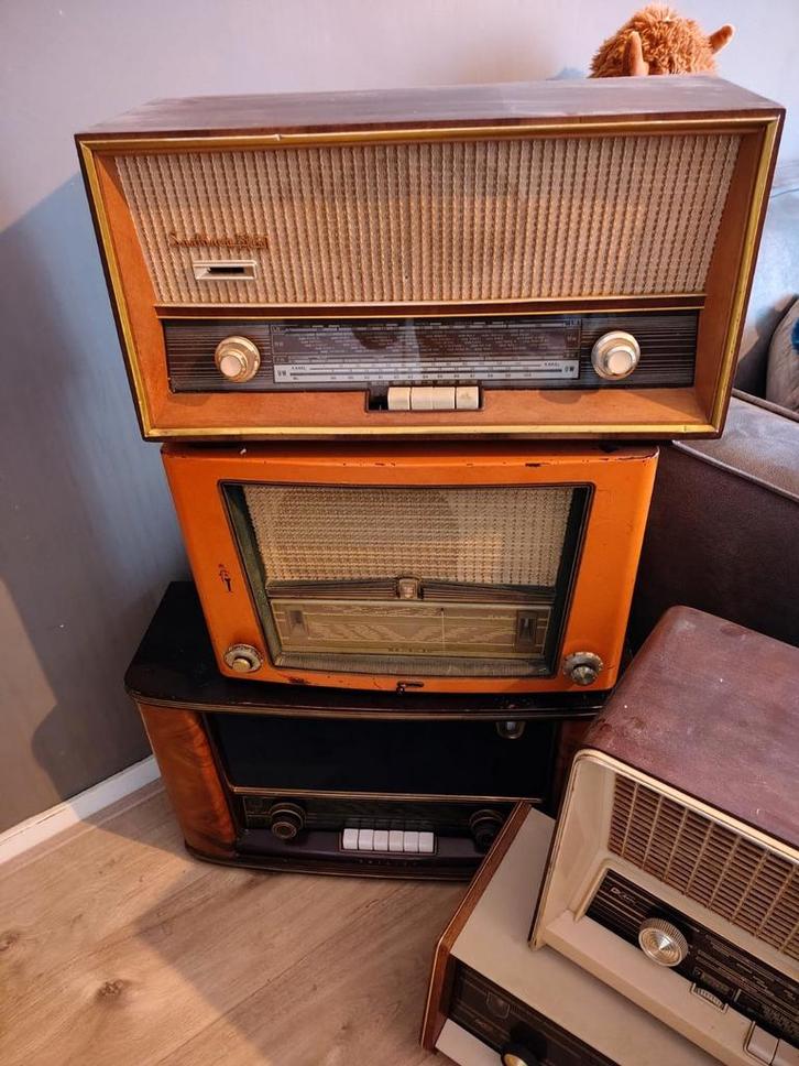 een prachtige verzameling buizenradio's, Antiek en Kunst, Antiek | Tv's en Audio, Ophalen of Verzenden