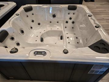 Balboa Ocean Spa jacuzzi 200-2 Van € 6.795 voor € 5.620 beschikbaar voor biedingen
