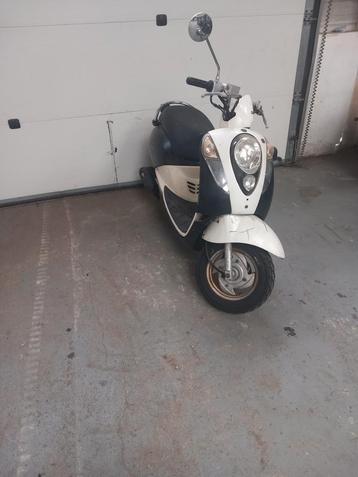 Sym mio 2010 brom opknapper beschikbaar voor biedingen
