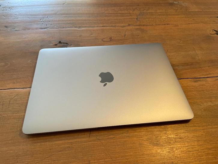 MacBook Air Retina 13”, Computers en Software, Apple Macbooks, Zo goed als nieuw, MacBook Air, 13 inch, Onbekend, 512 GB, 8 GB