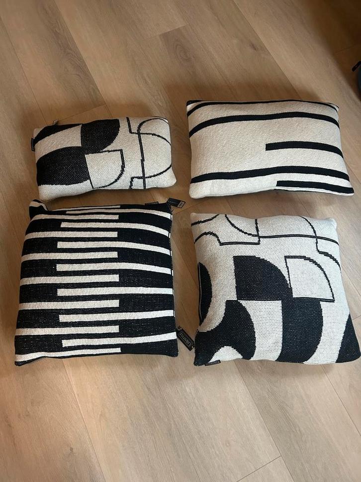 4 Nieuwe Lifestyle Home Collection Kussens twv 200 euro, Huis en Inrichting, Woonaccessoires | Kussens, Nieuw, Beige, Ophalen of Verzenden