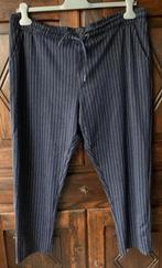 Blauwe broek met krijtstreepje; UP2 Fashion; taille 52,3 cm, Ophalen of Verzenden, Zo goed als nieuw, Blauw, Broek of Spijkerbroek