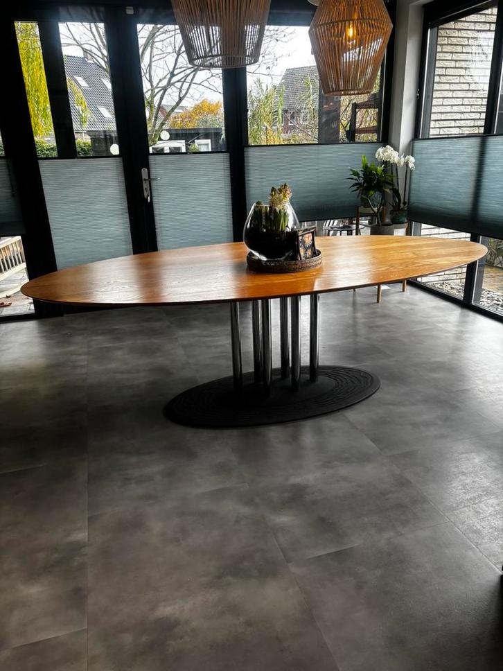 Exclusieve Leolux Thebe eettafel, Huis en Inrichting, Tafels | Eettafels, Zo goed als nieuw, 100 tot 150 cm, 200 cm of meer, Vijf personen of meer