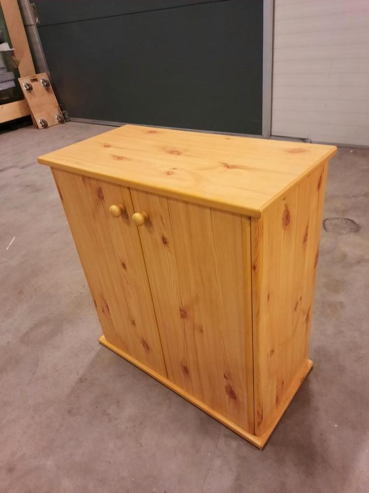 Kastje met 2 schappen en deuren, Huis en Inrichting, Kasten | Overige, Gebruikt, Ophalen