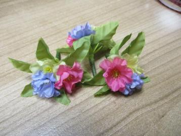 BARBIE/SINDY/FLEUR 3 bosjes Bloemetjes  beschikbaar voor biedingen