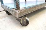 Industriële kar trolley met vier zwenkwielen displaykar, Huis en Inrichting, Woonaccessoires | Overige, Ophalen of Verzenden, Gebruikt