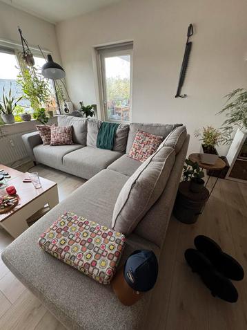 Mooie grote hoekbank (280x210) beschikbaar voor biedingen