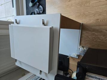 Gratis badkamer kast met plateau 