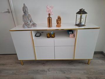 Dressoir zgan  beschikbaar voor biedingen