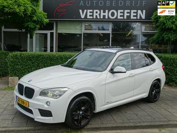 BMW X1 XDrive28i Business - M PAKKET - PANORAMADAK - AUTOMAA beschikbaar voor biedingen