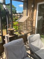 Houten vogelkooi op stalen voet, Dieren en Toebehoren, Vogels | Kanaries, Mannelijk, Zangkanarie