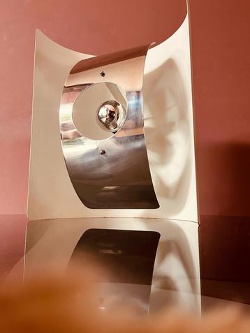 Grote Italiaanse Formentera Space-Age wandlamp beschikbaar voor biedingen