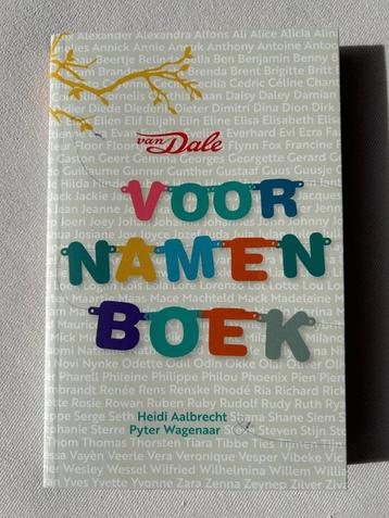 Van Dale Voornamenboek beschikbaar voor biedingen