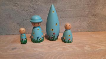 Houten voorjaars peg dolls. beschikbaar voor biedingen