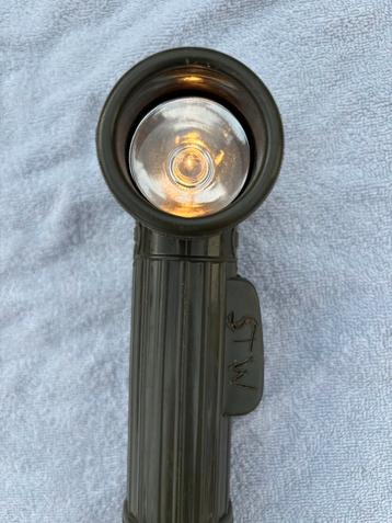 Defensie Hoek Zaklamp ELFA Jaren 70/80 beschikbaar voor biedingen