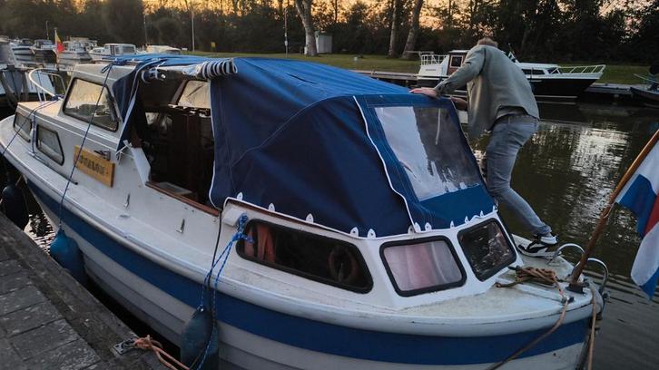 Saga 27 AK - Fijne kajuitboot, Watersport en Boten, Motorboten en Motorjachten, Gebruikt, Polyester, 6 tot 9 meter, Diesel, Binnenboordmotor