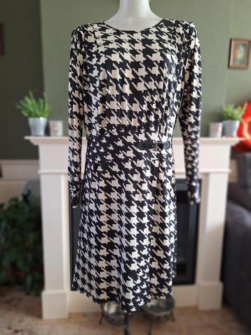 K-Design K Design crème zwart riem jurk M 38 Gratis Verzende beschikbaar voor biedingen