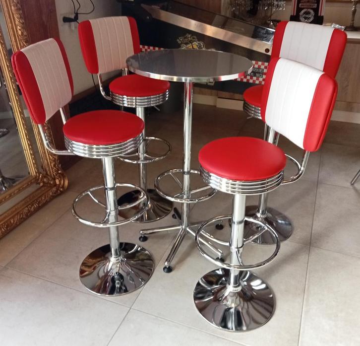 Complete set vier Amerikaanse krukken en bartafel sixties., Huis en Inrichting, Barkrukken, Nieuw, 60 tot 90 cm, 4 krukken, In hoogte verstelbaar