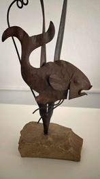 Metalen vis sculptuur op stenen voet, Ophalen of Verzenden