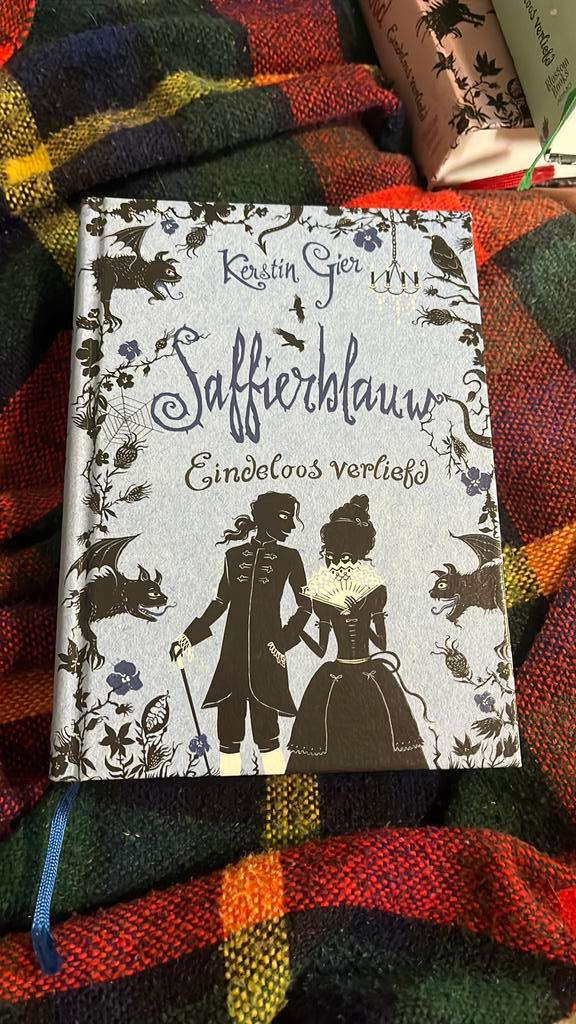 Saffierblauw Eindeloos verliefd ( Kerstin Gier), Boeken, Fantasy, Zo goed als nieuw, Ophalen of Verzenden