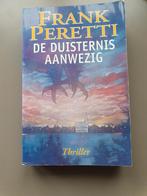 F.E. Peretti - De duisternis aanwezig, Boeken, Gelezen, Ophalen of Verzenden, F.E. Peretti; A. Pellegrom