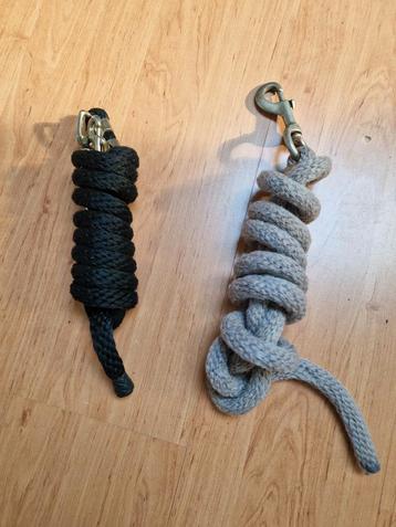 Hengstenketting + normaal halstertouw beschikbaar voor biedingen