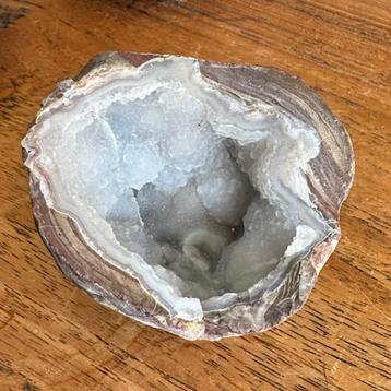 Thunder Egg Agaat Geode Utah USA grijs blauwe kristallen beschikbaar voor biedingen