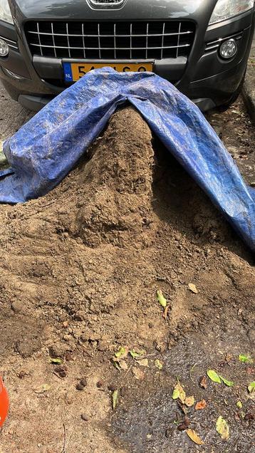 Bio tuinaarde met compost turfvrij beschikbaar voor biedingen