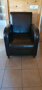 2 Donkerbruine lederen fauteuils, Ophalen, Gebruikt