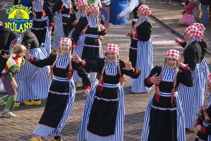 2 oud-Hollandse damesjurken (maat M 38/40), Kleding | Dames, Carnavalskleding en Feestkleding, Zo goed als nieuw, Carnaval, Maat 38/40 (M)