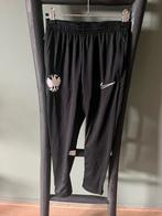Nike Vitesse trainingsbroek 128 broeken sportbroek zwart, Verzenden, Jongen of Meisje, Nike, Nieuw