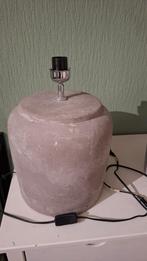 Mooie grijze betonnen lampenvoeten, Huis en Inrichting, Lampen | Tafellampen, Ophalen of Verzenden, Zo goed als nieuw, Minder dan 50 cm