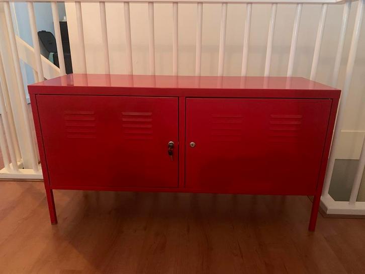 Rode IKEA lockerkast kast locker, Huis en Inrichting, Kasten | Lockerkasten, Zo goed als nieuw, Ophalen of Verzenden