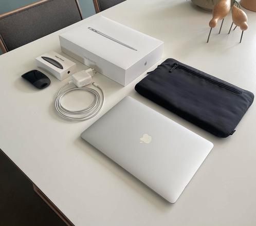 Apple macbook Air 2020 met magic mouse en laptophoes, Computers en Software, Apple Macbooks, Zo goed als nieuw, 13 inch, 256 GB