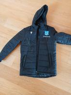 SC Heerenveen Macron Jas - Maat S - Zwart zo goed als nieuw, Kleding | Heren, Ophalen, Zwart, Maat 46 (S) of kleiner, Macron