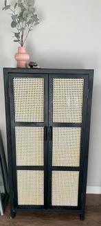 Houten buffetkast met rotan, Huis en Inrichting, Kasten | Buffetkasten, Ophalen, Gebruikt, 100 tot 150 cm, 50 tot 100 cm