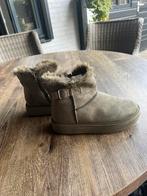 Ugg, Lage of Enkellaarzen, Nieuw, Ophalen of Verzenden, Groen
