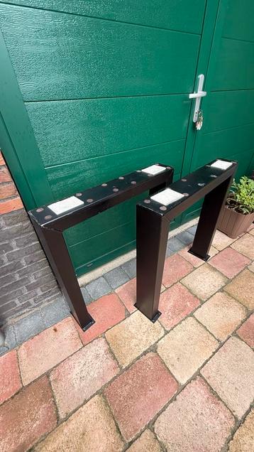 Set Tafelpoten - Industrieel Design beschikbaar voor biedingen
