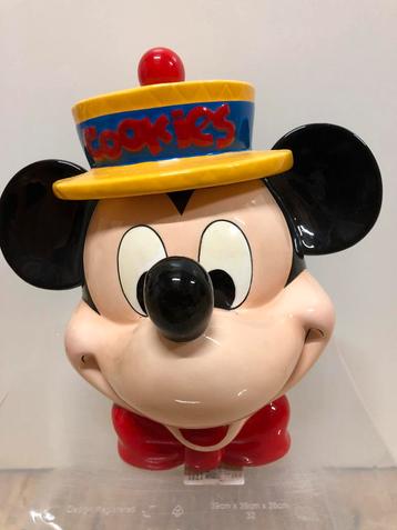 Mickey mouse pot beschikbaar voor biedingen