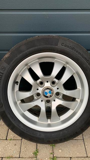 Originele 16inch BMW velgen met zomerbanden Continental beschikbaar voor biedingen