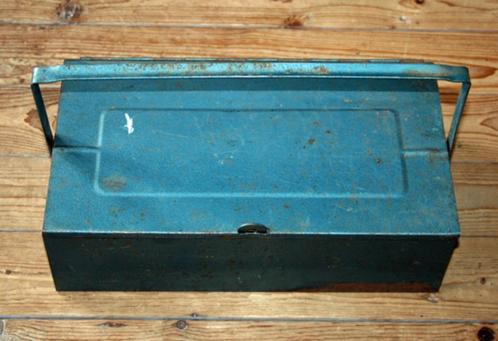 Kleine metalen gereedschapskist, Antiek en Kunst, Antiek | Gereedschap en Instrumenten, Ophalen of Verzenden